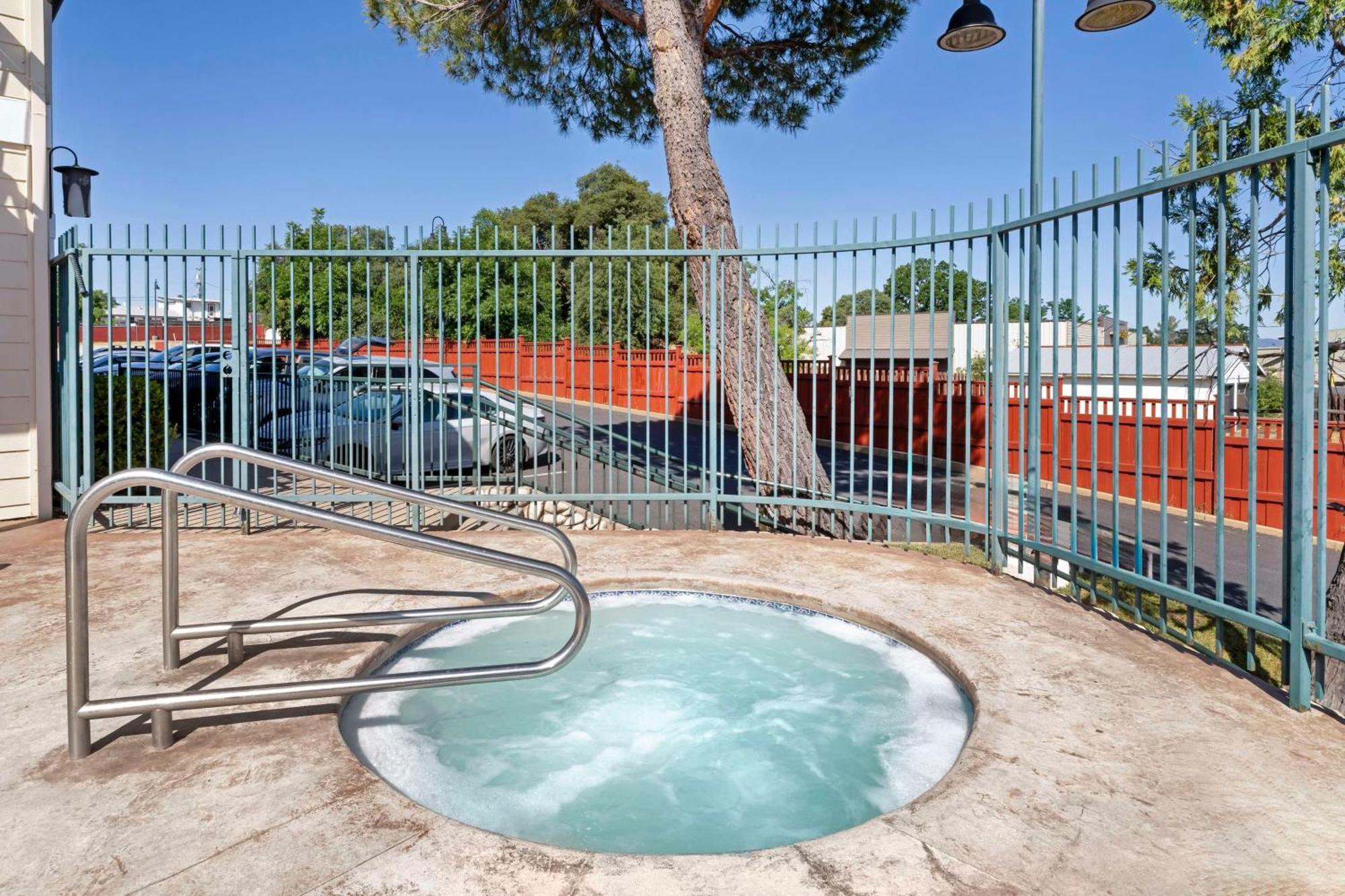 Best Western Cedar Inn & Suites Angels Camp Exterior foto