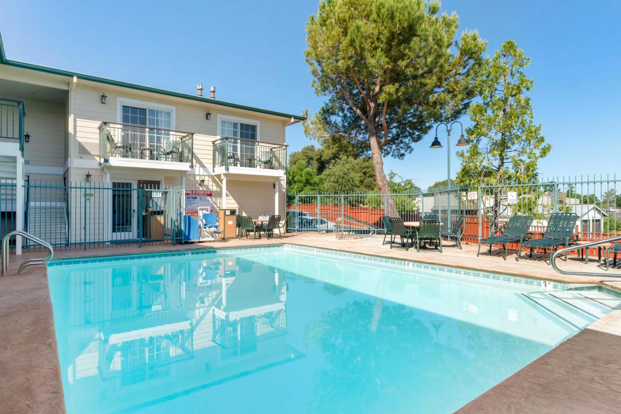 Best Western Cedar Inn & Suites Angels Camp Exterior foto