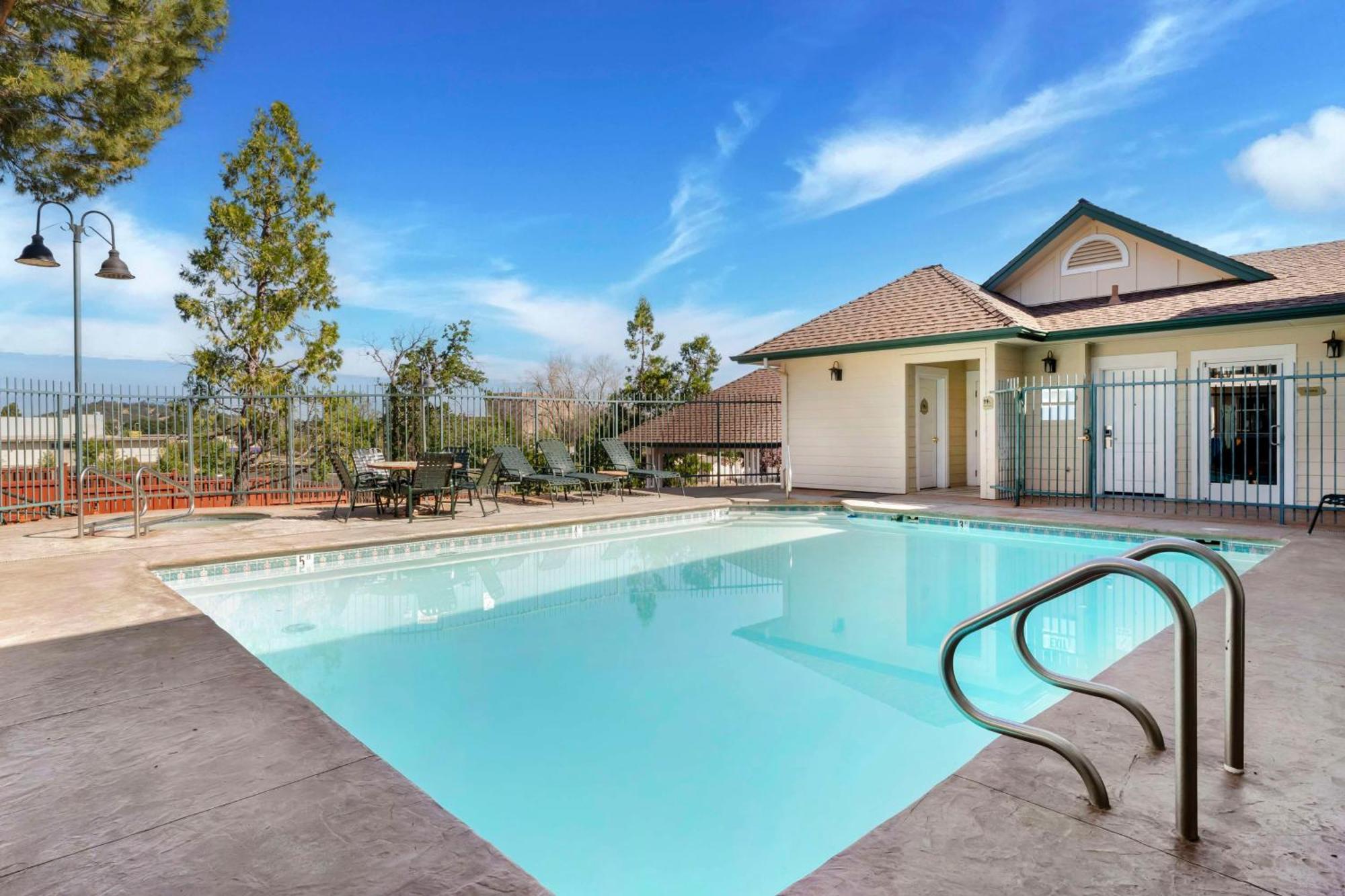 Best Western Cedar Inn & Suites Angels Camp Exterior foto